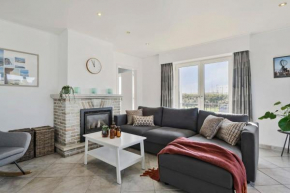 Huswell - Sea Bridge; Charming apartment near the beach